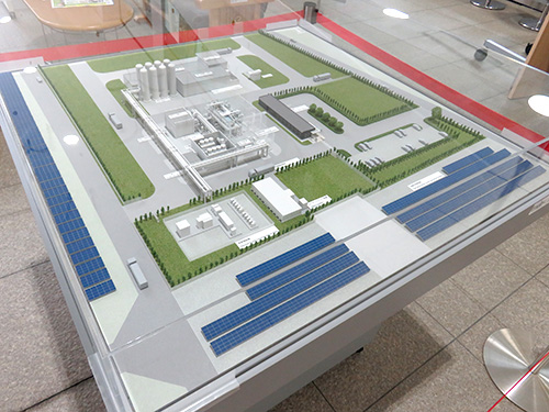 2020年度の実証運用を目指す「福島水素エネルギー研究フィールド」の建設模型。