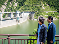 河村隆一の訪問！エコスポット「新潟三面川水系 水力発電所」